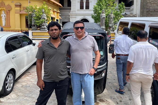 Colombo Tuk Tuk City Tour - Jami Ul-Alfar Mosque and Pettah: a bright start in Old Colombo