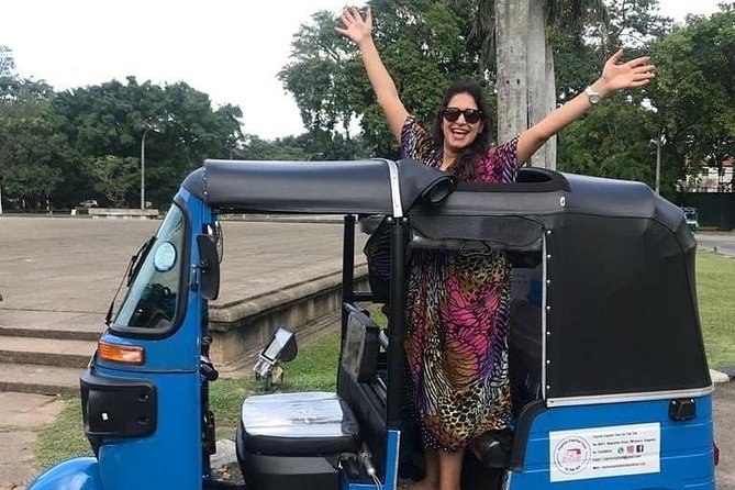 Colombo Tuk Tuk City Tour -Sightseeing Entry Fees & Food Included - Colombo Fort: rail, colonial buildings, and a museum moment