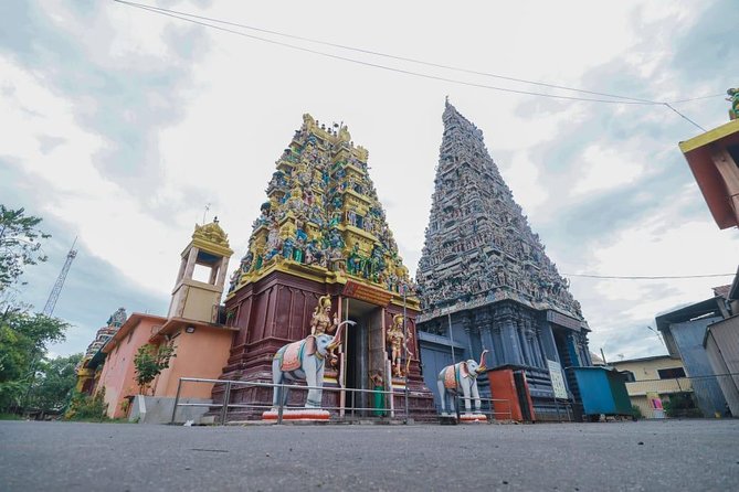 Colombo Tuk Tuk City Tour -Sightseeing Entry Fees & Food Included - Zylen Tea tasting and Curry Pot meal: the part that keeps you going