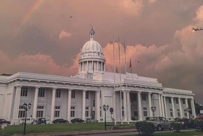 Colombo TUK TUK CITY Tours -Sightseeing Entry Fees - Pettah’s Jami Ul-Alfar Mosque and the art of noticing the details