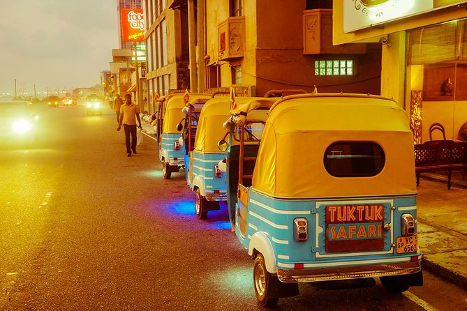 Colombo Tuk Tuk Safari - Stop 2: Galle Face Green, the ocean-facing evening scene