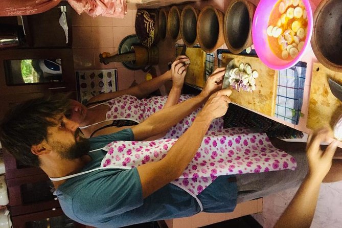 Cooking class in Srilanka - How the Chef Teaches Sri Lankan Style and Spices