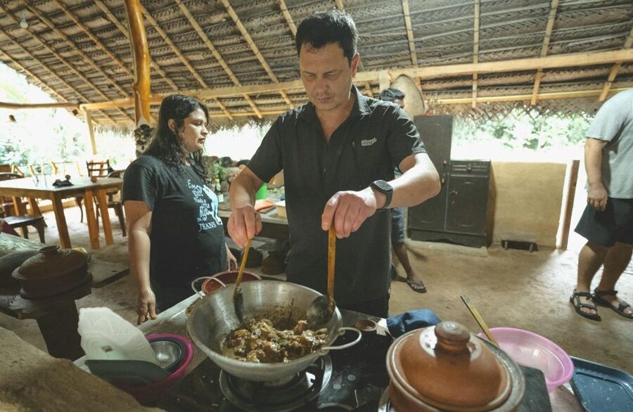Cooking Class: Sajee’s Place Cooking Class sigiriya - Stage Two: Dhal, Chicken (or Fish), and Vegetable Curries