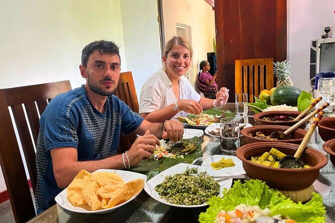 Cooking Class Sri Lanka with Locals - Meeting ANU and Dhanuka in a Real Colombo Home Kitchen