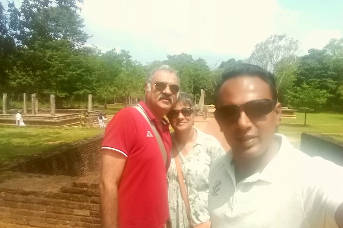 Day tour sigiriya to anuradhapura - Abayagiriya Stupa area: big ruins and monumental Buddhist engineering