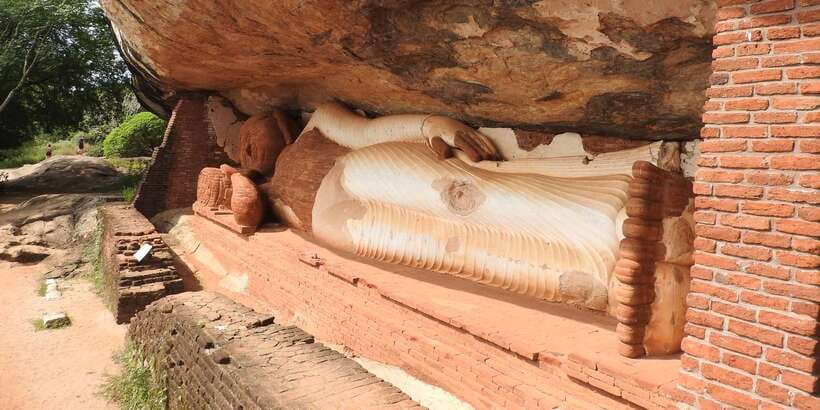 Day Trip to the Ancient Capital of Polonnaruwa From Colombo - Thuparama and Topa Wewa Lake, the Sea of Parakrama