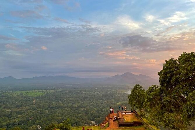 Day Trips from Kandy to Sigiriya with Village Experiences - Should You Book This Kandy to Sigiriya Day Trip?
