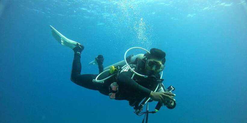 Discover Scuba Diving : Hikkaduwa : Scuba Diving - Equipment Orientation: Masks, Fins, Regulators, and Buoyancy Control