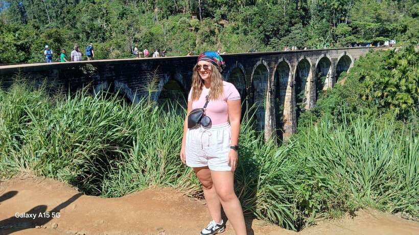 Ella: 9 Arches Bridge, Little Adam's Peak, Tea Factory - The guide and tuk ride: pacing, safety, and photos