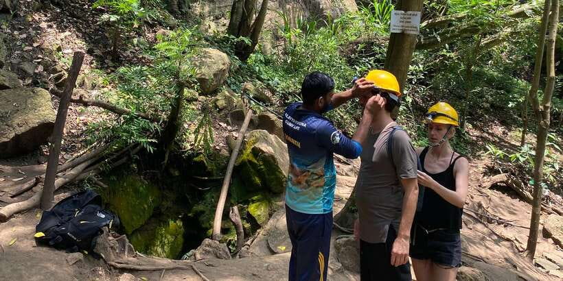Ella: Little Adam's Peak, Nine Arches Bridge & Waterfalls - Waterfall swaps: Nil Diya Pokuna may close, so you go to Pallewela instead