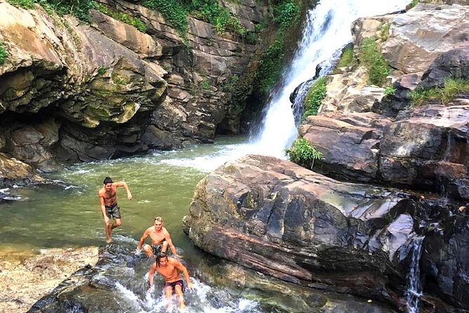 Ella Private Day Tour - Departing from Any Location in Sri Lanka - Guides can make or break this kind of day trip