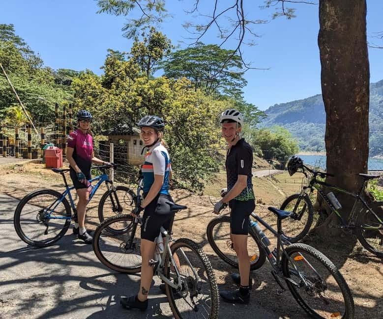 Ella, Sri Lanka Cycle Zone Bike Tour - Demodara Railway Loop viewpoint: the train ride pause you’ll appreciate