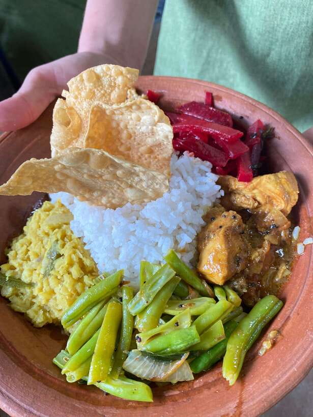 Ella Sri Lanka : Mom's Kitchen Cooking class - The communal meal: eating with the people who taught you