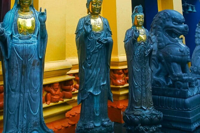 Explore Colombo City Highlights in a Private Tuk Tuk - Colombo Fort Clock Tower and the colonial legacy in quick bursts