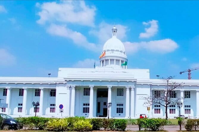 Explore Colombo City Highlights in a Private Tuk Tuk - Meeting point, pickup, and the rhythm of a 4 to 5 hour tour