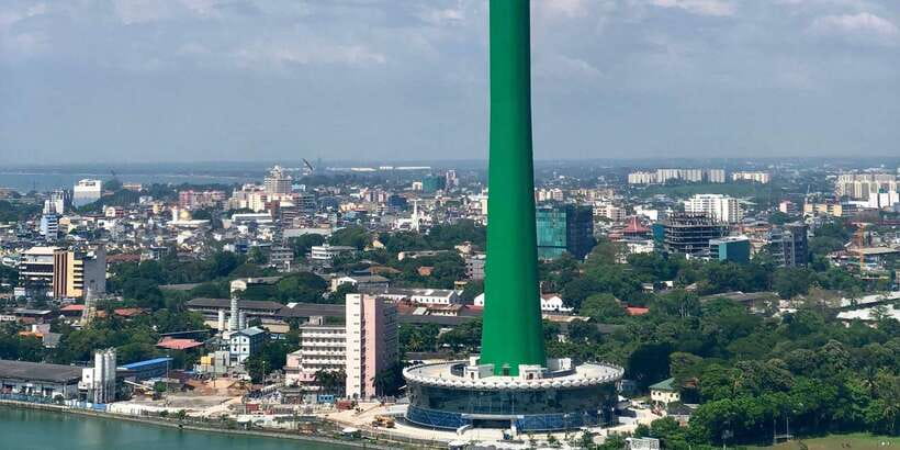 Explore The Colombo City by Private Tuk Tuk or Car - Gangaramaya Temple and Beira Lake: Your First Real Colombo Moment