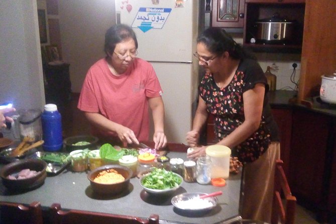 Flavours of Sri Lanka - Kandy Sri Lankan cooking with Chitra, from garden harvest to dinner