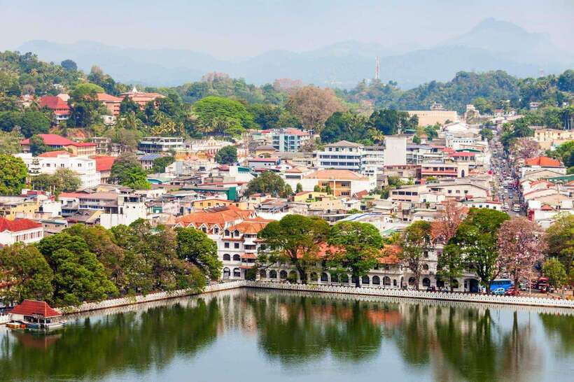 From Colombo: Kandy Temples and Pinnawala Full-Day Tour - Kandy city stroll and the “last kingdom” feeling