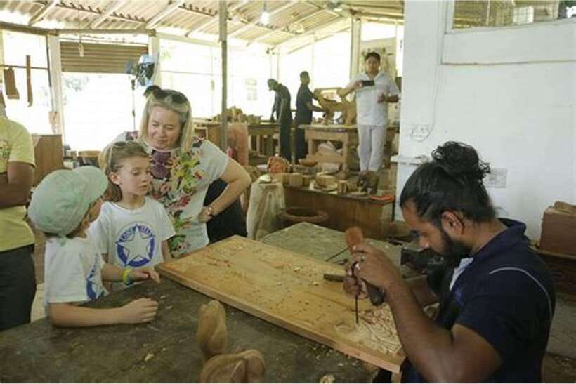 From Colombo: Kandy Temples and Pinnawala Full-Day Tour - Pilimathalawa tea factory: watching the process, then tasting the result