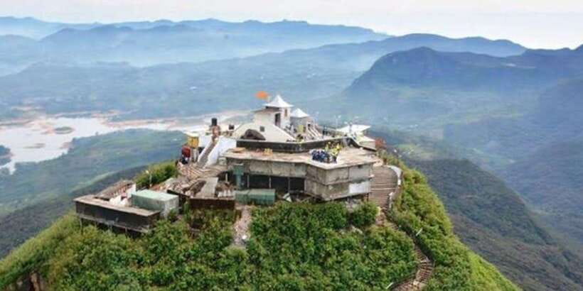 From Colombo/Negombo: Summit Thrills, Adams Peak Guided Hike - The 4:30 AM Summit Moment: Sunrise at Adams Peak