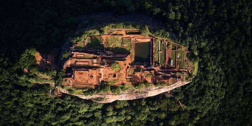 From Colombo: Sigiriya and Dambulla Day Trip with Safari - Practical tips that make the climb and temples easier