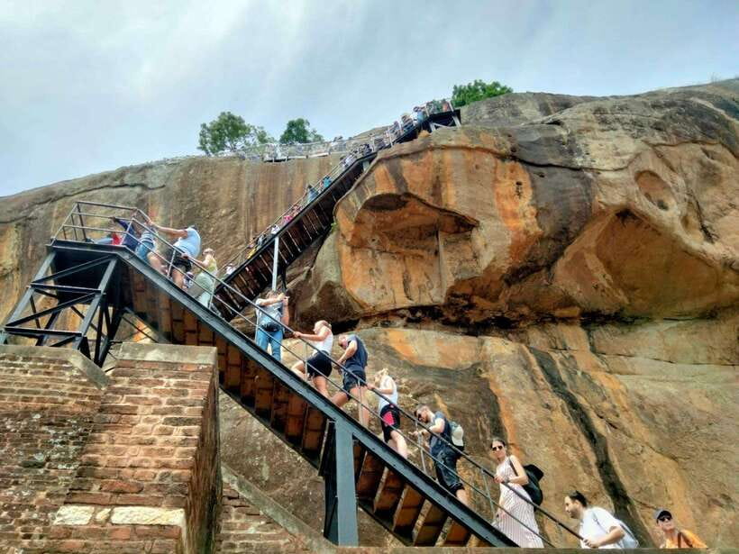 From Colombo: Sigiriya Rock, Dambulla & Minneriya 4x4 Safari - Dhambulla Golden Cave Temple: Statues and Paintings You Can Read With Your Eyes