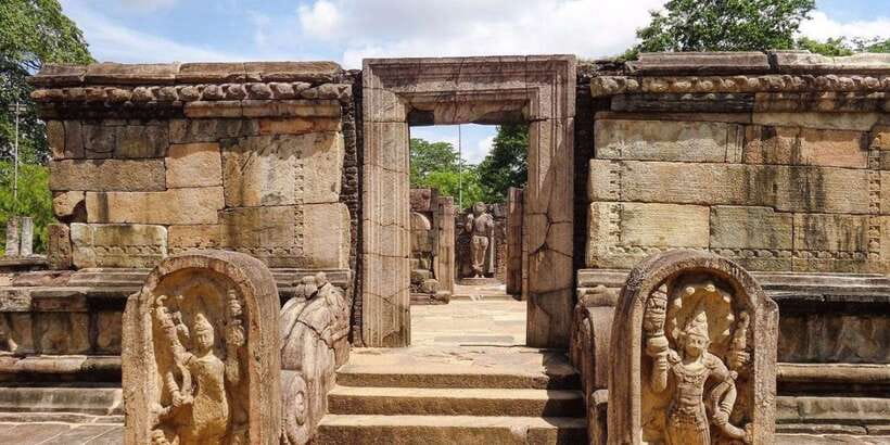 From Dambulla/ Sigiriya: Ancient City of Polonnaruwa by Bike - Gal Viharaya, the rock-cut moment that sticks