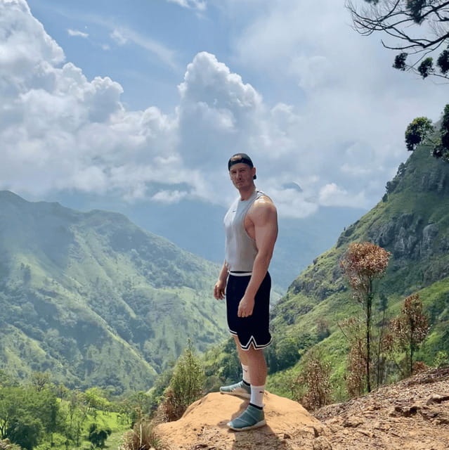 From Ella : Sunrise Hike to Little Adams Peak - Guide quality can change the whole morning