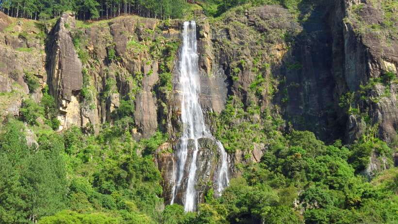 From Galle/Hikkaduwa/Mirissa: Day Trip to Experience Ella - Buduruwagala Temple: Rock-Cut Buddha Time First