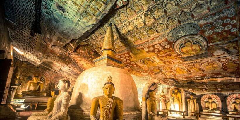 From Kandy: Sigiriya and Dambulla Private Day Tour - Private vehicle, split guiding, and a long day flow