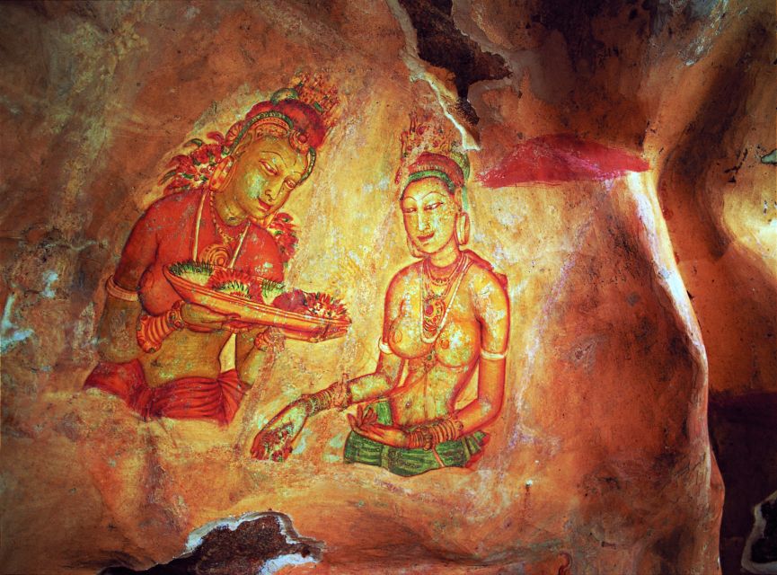 From Kandy: Sigiriya and Dambulla Private Day Tour - Lunch and the village-house buffet: clay-pot style, lotus-leaf presentation