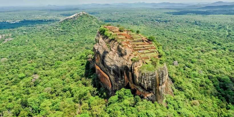 From Kandy: Sigiriya Rock & Dambulla Cave Temple Adventure - Oak Ray Wood Carvings and local dyeing: souvenirs with a story