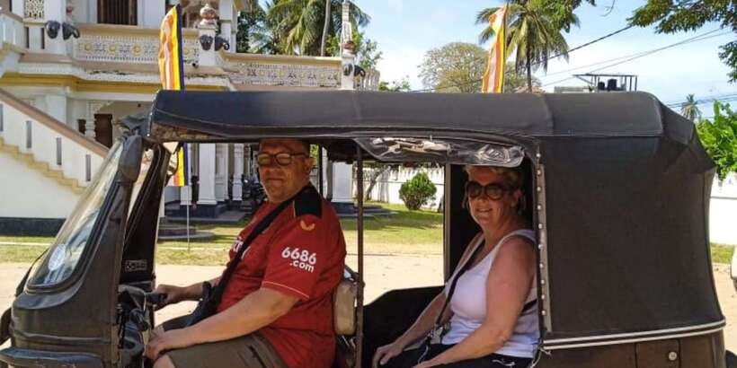 From Negombo: City Tour & Fishing Village Tour by Tuk-Tuk - Lellama Seafood Market: the morning engine room
