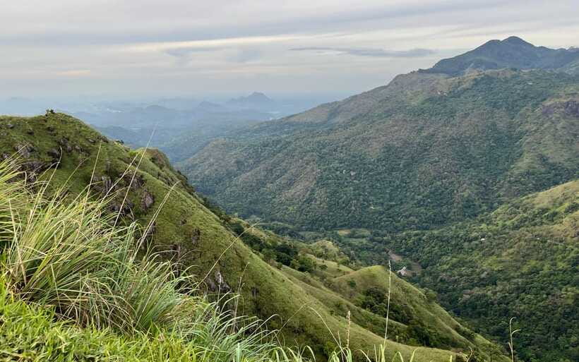 From Nuwara Eliya: Ella City Tour with Little Adam's Peak - Lunch stop in Ella: plan for it, even if it is not included