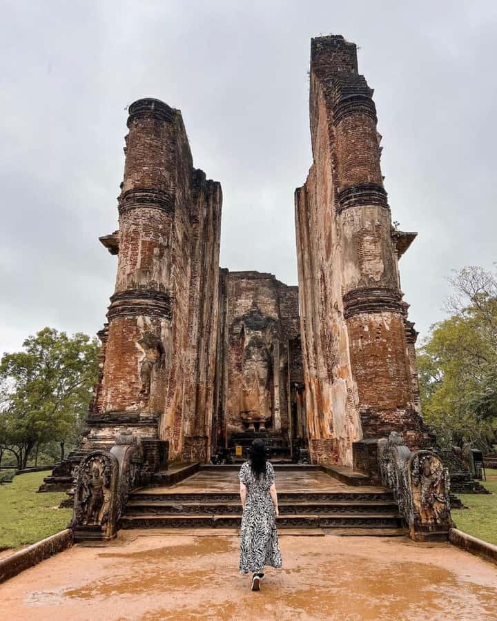 From Sigiriya :Polonnaruwa Ancient City Tour/Day Tour - Royal Palace Complex: reading power in stone