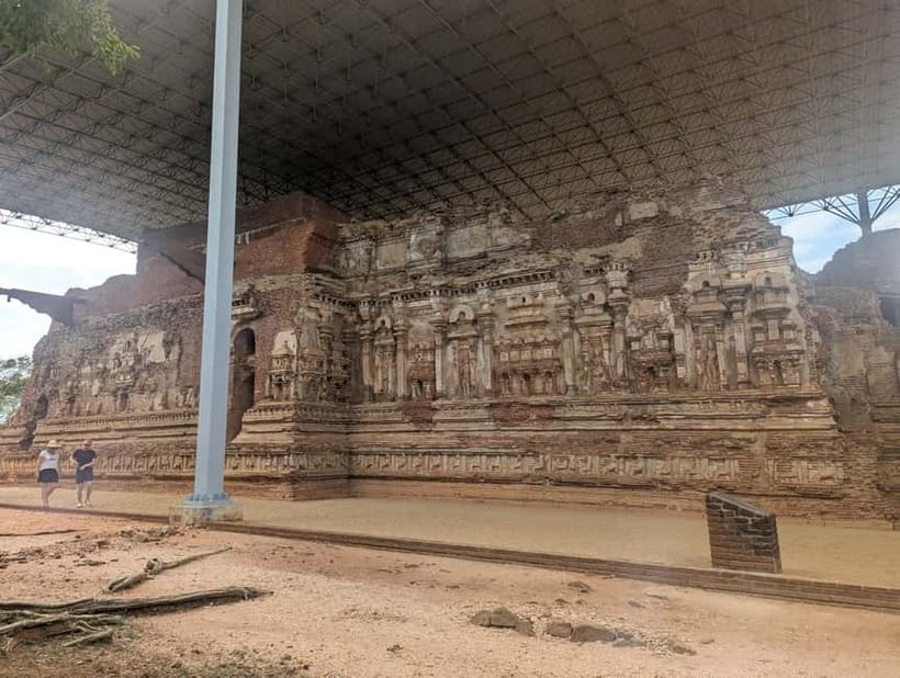 From Sigiriya:Polonnaruwa Day Tour with Farmers lunch - Getting There Comfortably: Pickup, Vehicle, and Driver Help