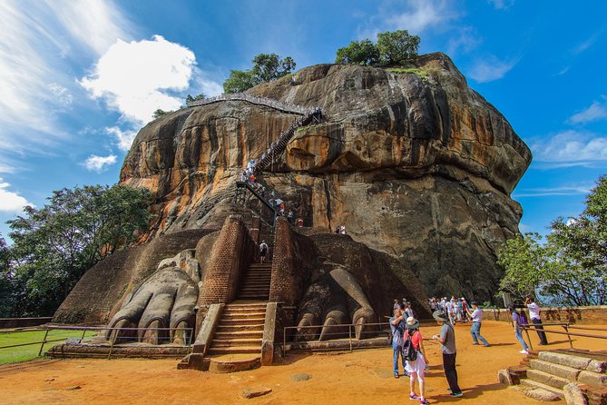Full Day Tour to Sigiriya & Dambulla from Negombo - The 6:00 am pickup and long day logistics (without the stress)