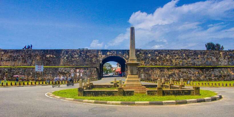 Galle Day Trip with River Safari, Sea Turtles & Tea Factory - Galle Fort and the Dutch-style city feel without the rush