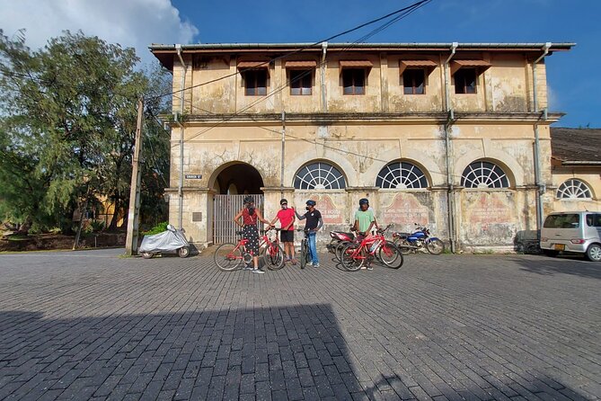 Galle Fort and City Cycling Tour - Choice of E-Bike or Manual - Galle’s 1882 Clock Tower Stop: A Landmark With Timing in Its Bones
