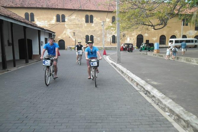 Galle Fort and City Cycling Tour - Choice of E-Bike or Manual - Chameera Cycling Start: E-Bike Training and Safety in Real Traffic