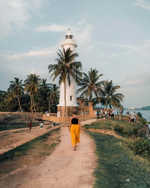 Galle Fort, Bentota, Hikkaduwa Beach: Day Tour from Colombo - Entering Galle Fort’s UNESCO Lanes, Ramparts, and Lighthouse Area