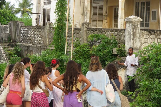 Galle Fort Heritage Walk by a Certified Heritage Interpreter - Stop-by-Stop: From Black Fort to Courts Square