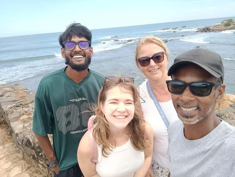 Galle Fortt Guided Walking Tour with a Local - Timing, comfort tips, and what to bring for a 1.5 hour walk