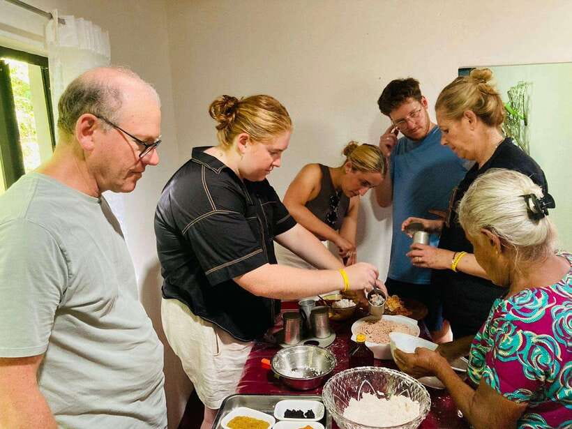 Galle: Traditional Sri Lankan Cooking Class - Hands-on Sri Lankan cooking, not just watching