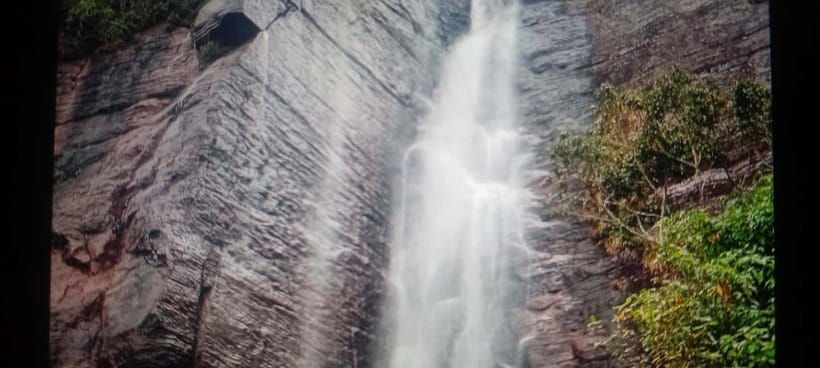 High-Grown Tea & Waterfall Wonders of Nuwara Eliya by tuktuk - Tea country in Nuwara Eliya, powered by two factories and one big waterfall plan
