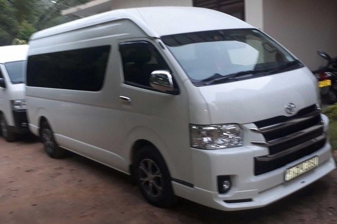Hikkaduwa to Colombo Airport - Vehicle choice, luggage reality, and group size