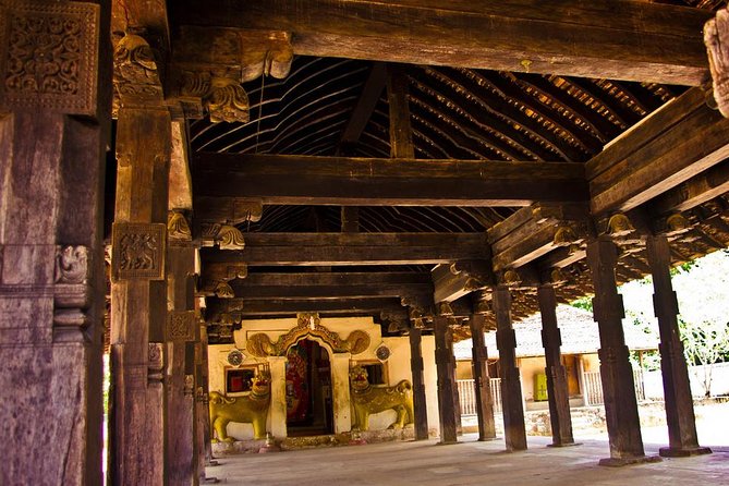I Day Kandy Heritage Culture Tour - Royal Botanical Gardens and Udawattekele Sanctuary Walks