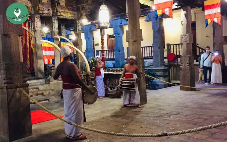 Kandy: City Explore with Local Guide By Tuk Tuk - Bahirawakanda Buddha statue plus viewpoints that teach you the city layout