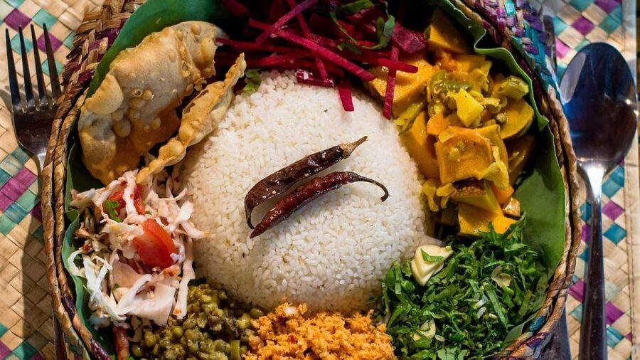 Kandy: City Explore with Local Guide By Tuk Tuk - Peradeniya Botanical Gardens, where the day cools down