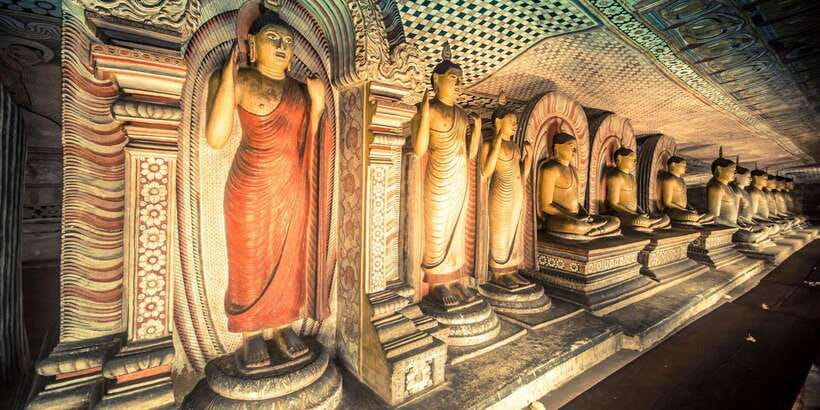 Kandy: City Highlights and Ramboda Waterfall Trip - Kandy Lake, the Cultural Show, and the Temple of the Sacred Tooth Relic